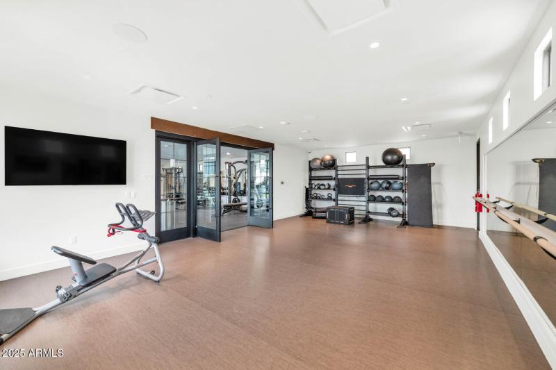 5000 N Camelback Ridge-large-027-032-TOD