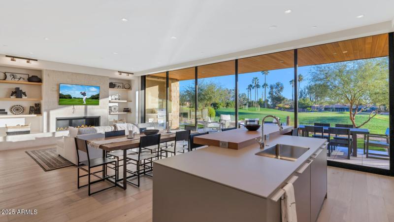 6331 E Phoenician Blvd-large-021-011-633