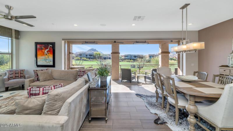 10260 E White Feather Ln-large-005-024-T