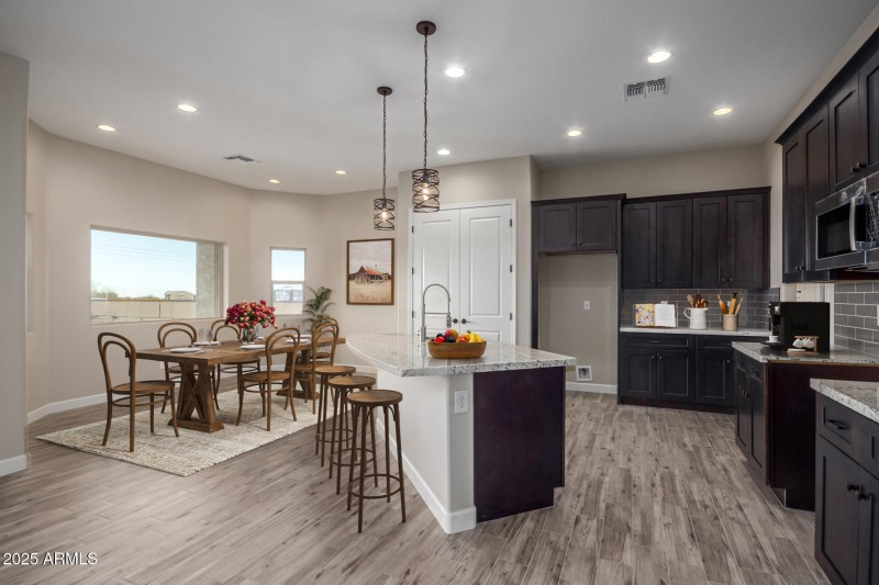 Staged Dining