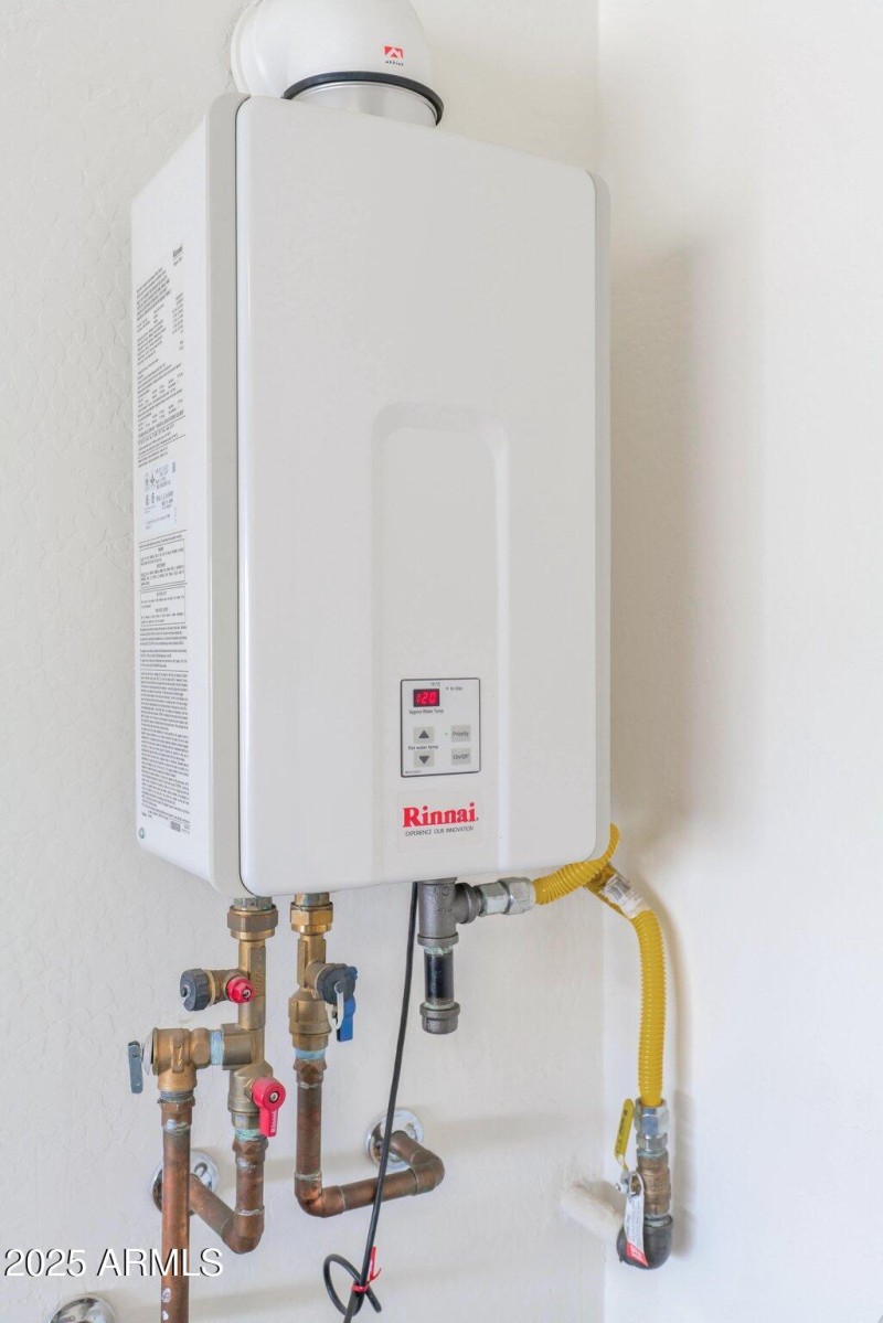 TANKLESS WATER HEATER