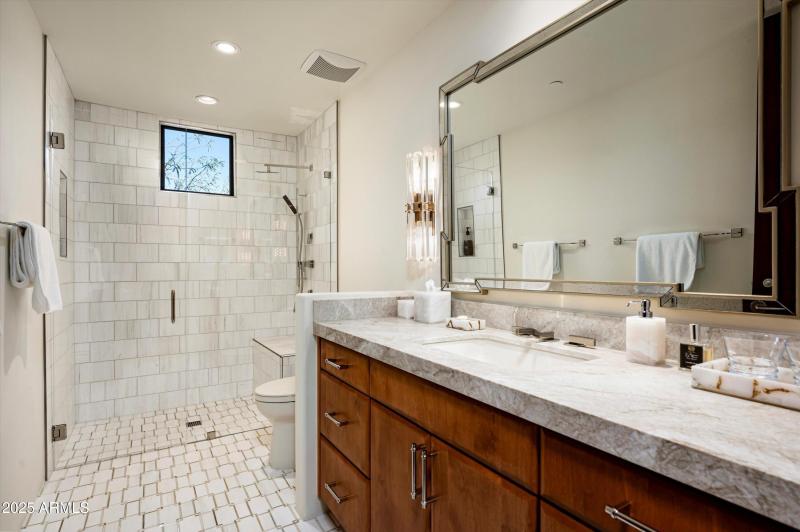 Guest En-Suite I Bath