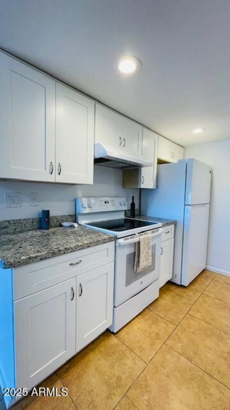 KITCHEN2 3810 N Maryvale Pkwy Apt 1068 N