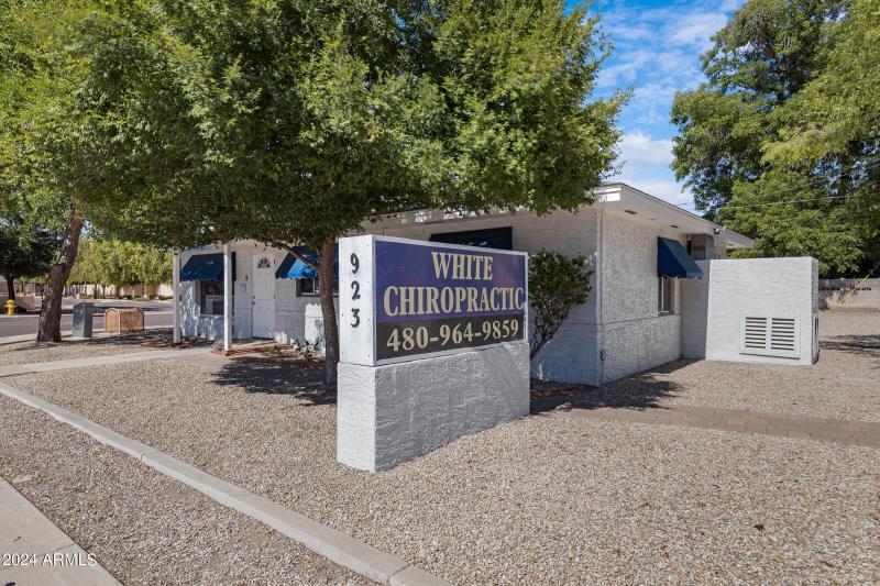 923 N Country Club Dr-3