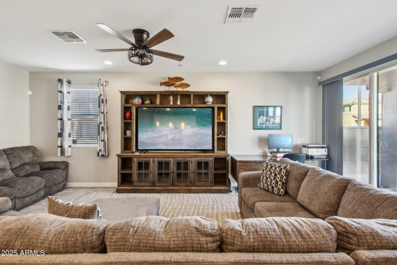 7-web-or-mls-E Texas Ave-007