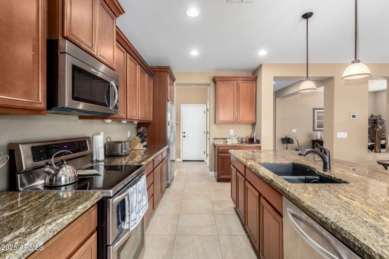 05 Kitchen