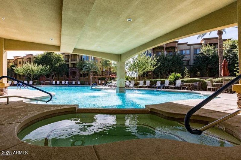 SOAKING JACUZZI