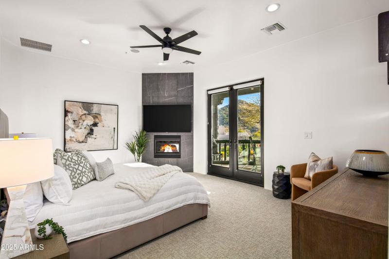 037_Primary Suite Luxury