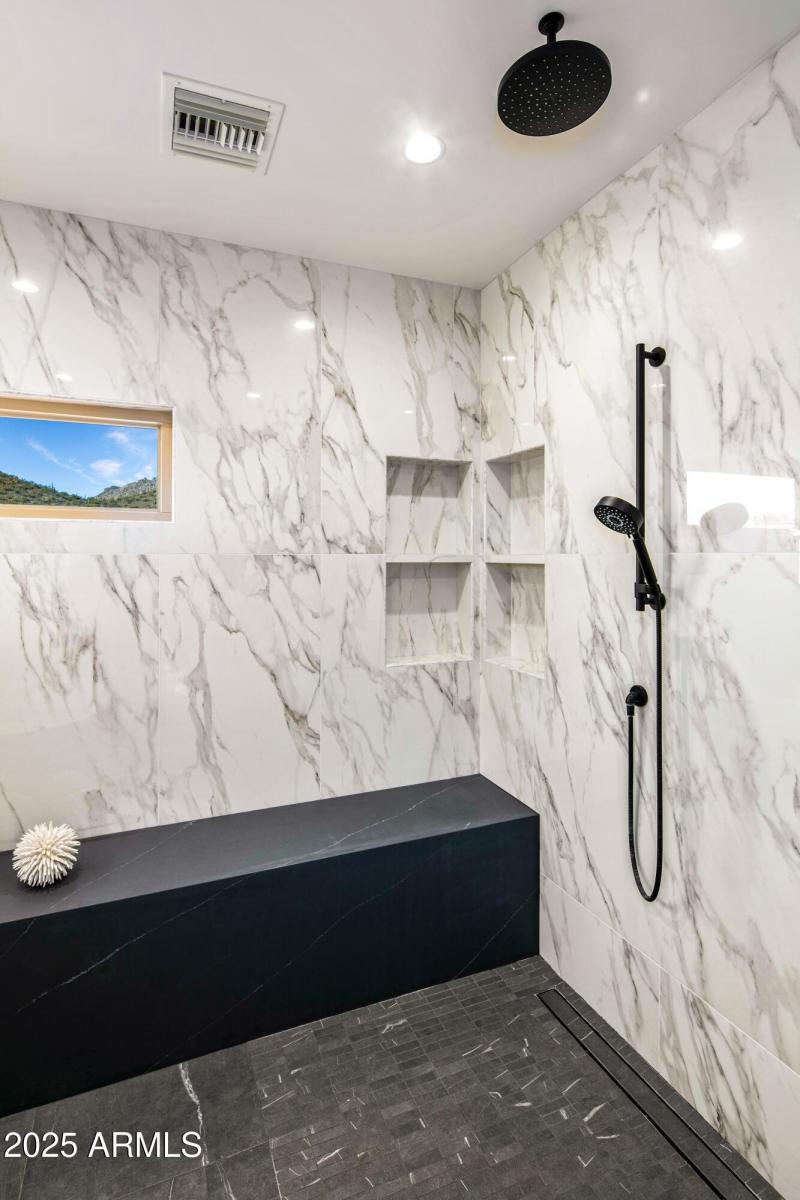 043_Wet Room Details