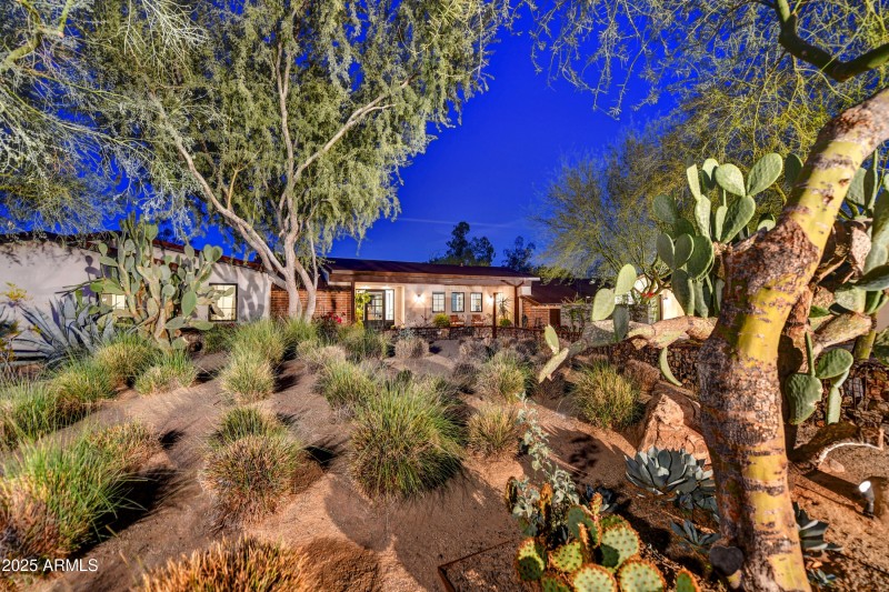 07-Front Entry Landscaping