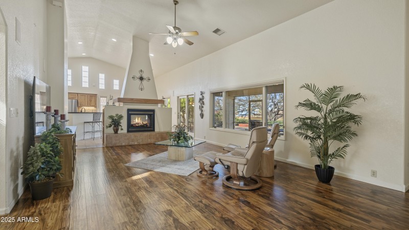 Interior - 3033 Glenview Dr-4