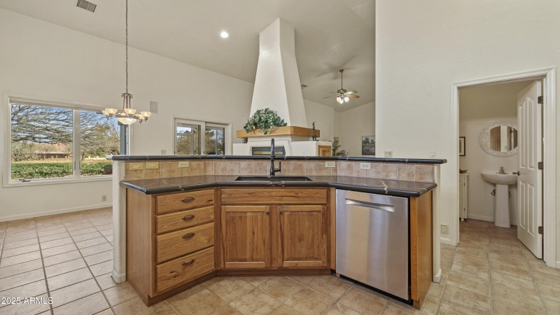 Interior - 3033 Glenview Dr-14