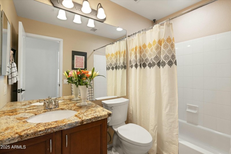 Secondary/Hallway Bathroom