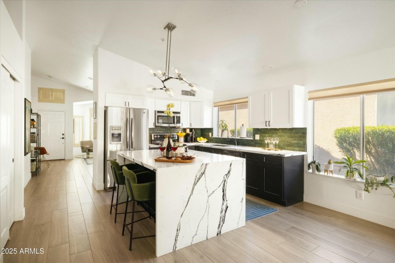 Fully Remodeled Kitchen