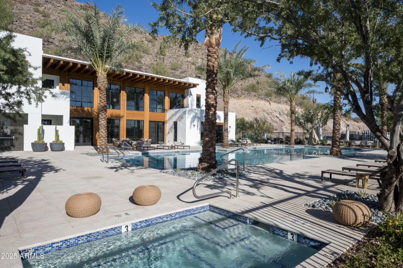 Ascent_Mountain_Club_01