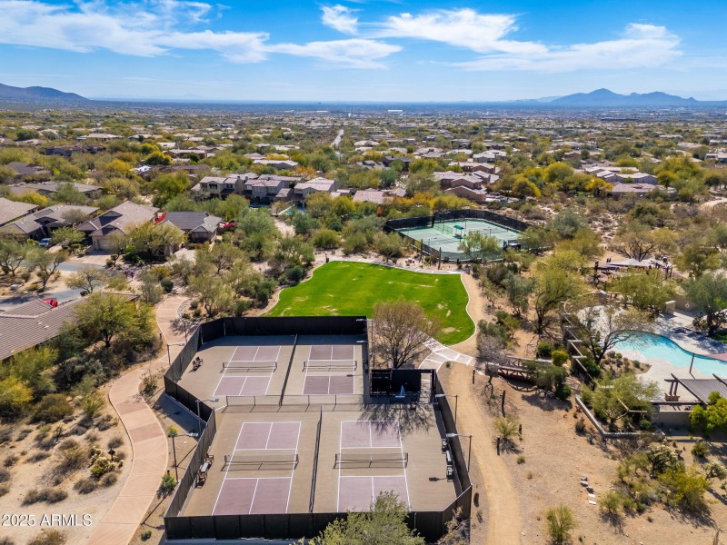 NEW Pickleball Courts
