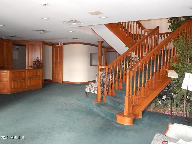 Interior 2 - Photos PAge