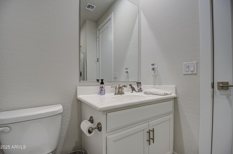 Bathroom 2-pic 3
