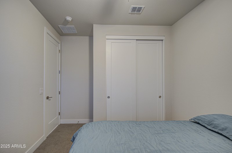 Bedroom 4-pic 2