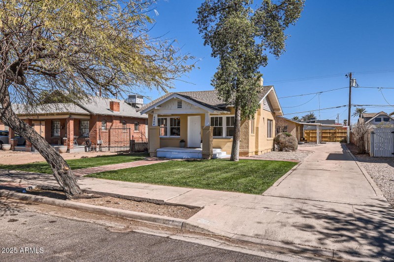 View from street/long driveway