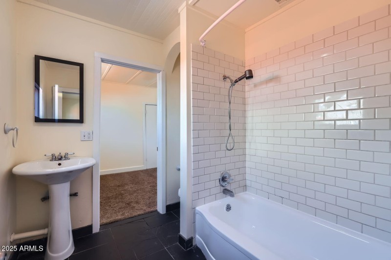 Full bath/entrance to bedroom