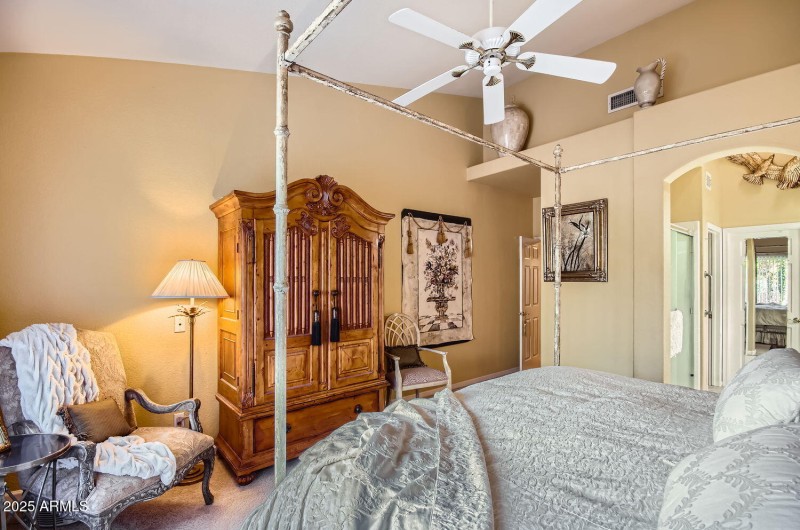 20 Primary Bedroom