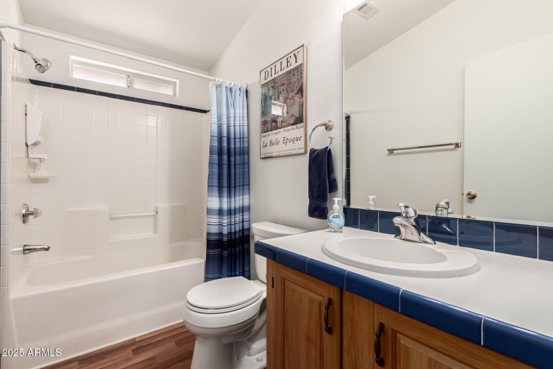 Full guest bath