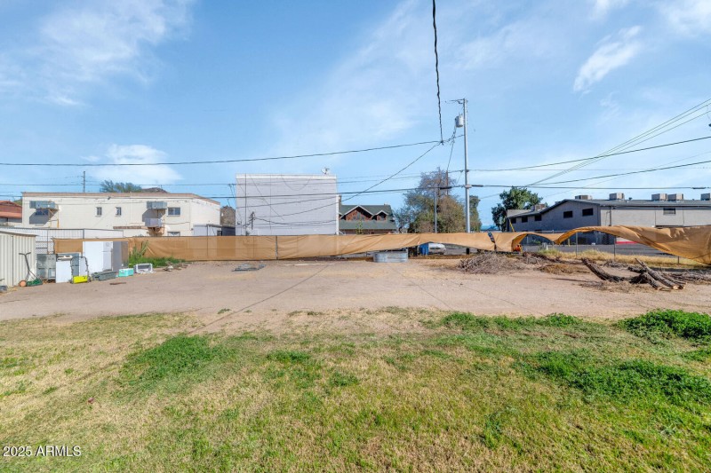 738 E Carol Ave-large-023-023-738 E Caro