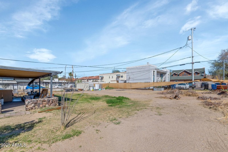 738 E Carol Ave-large-025-016-738 E Caro