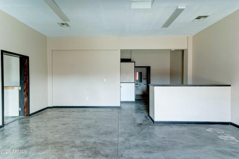 6721 N Black Canyon Hwy-4