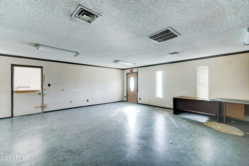 6721 N Black Canyon Hwy-17