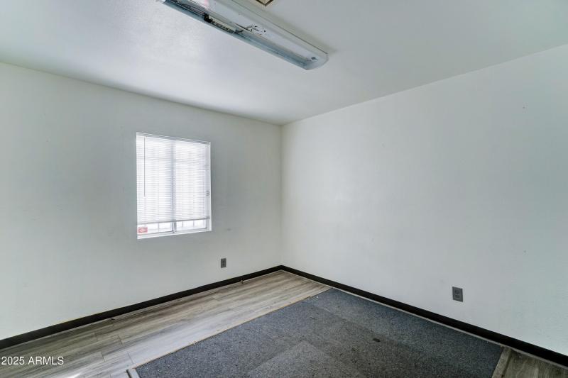 6721 N Black Canyon Hwy-33