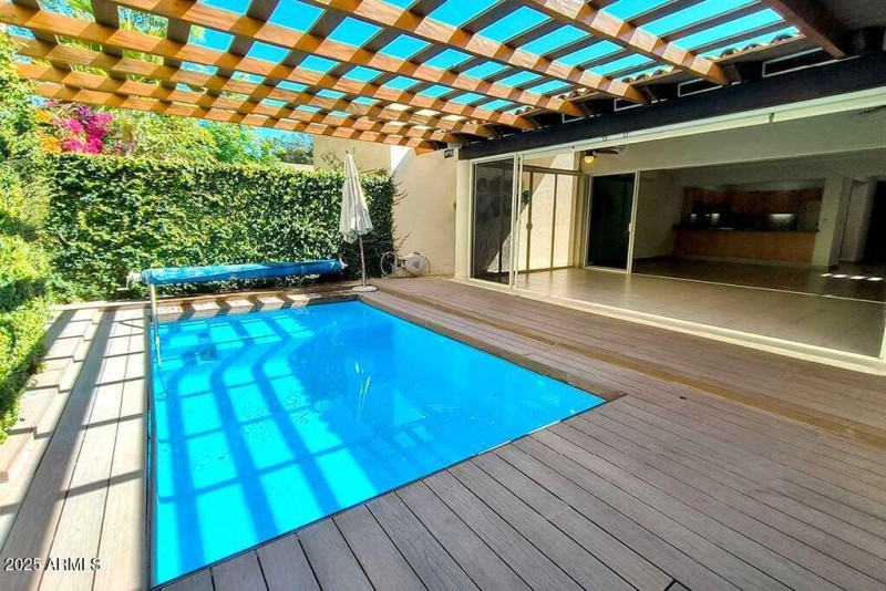 51 pool and open den