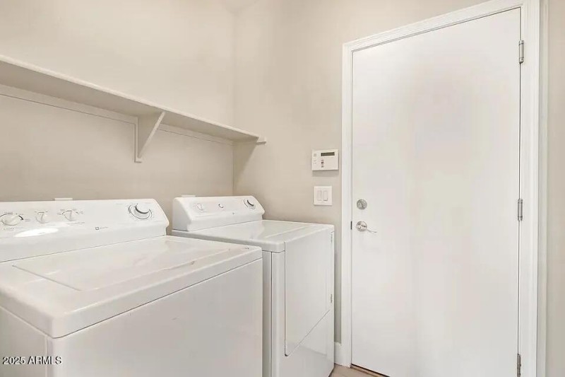 Washer & Dryer Entryway