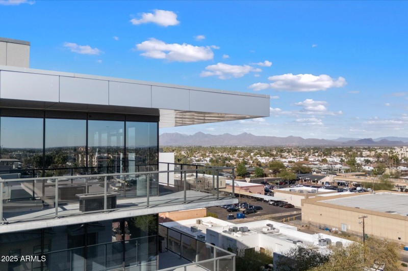 07-S E Corner Penthouse