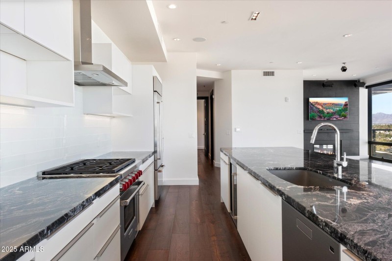 18-Kitchen