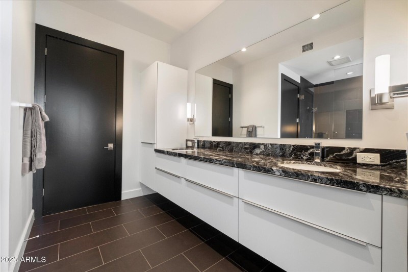 29-Guest Bath
