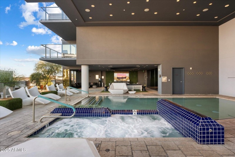 36-Pool & Spa