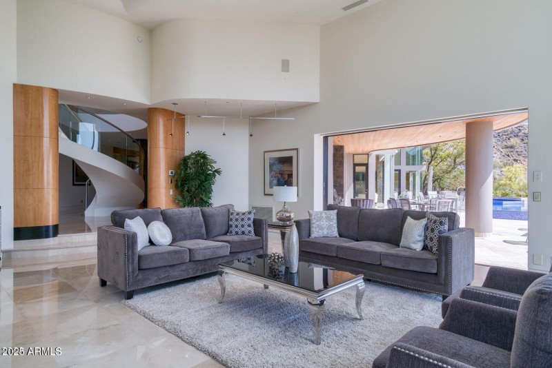 20231002011926586792000000-o