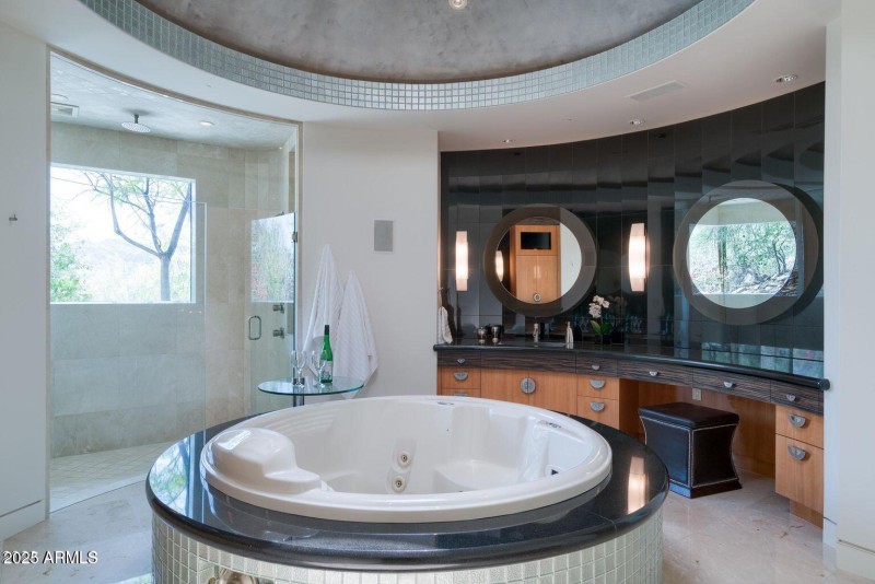 20231002012206228988000000-o