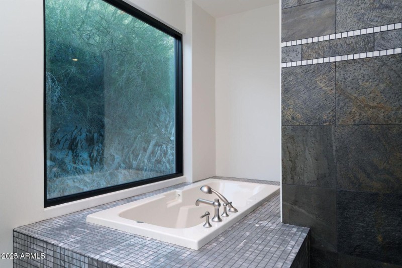 20231002012235733894000000-o