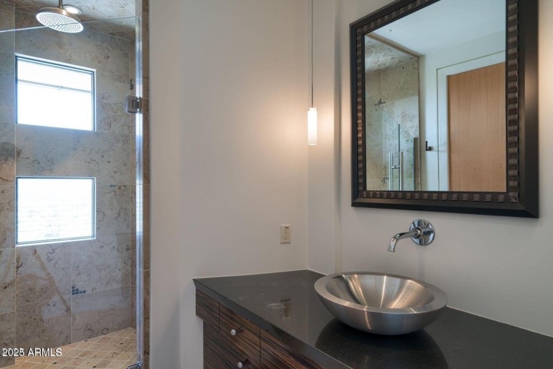 20231002012331294239000000-o