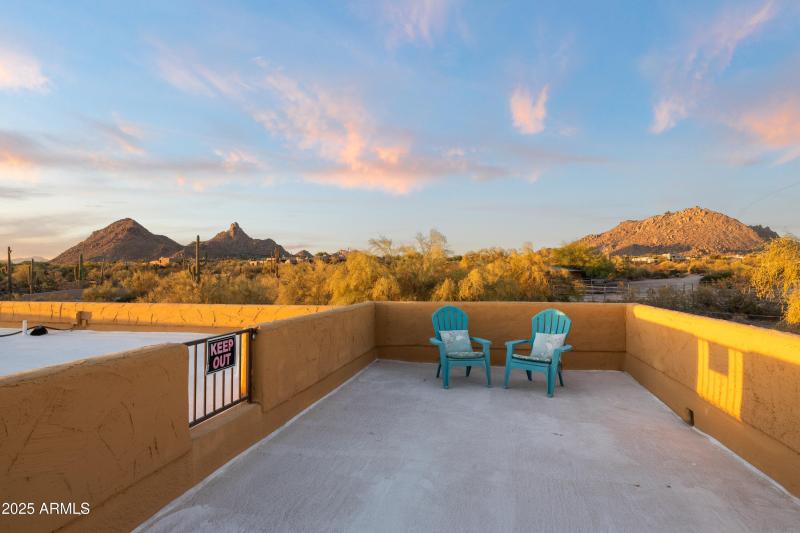Guest House Rooftop Viewing Patio