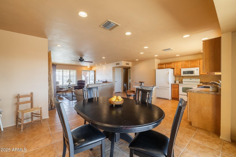 9513 W Cottonwood Dr-40