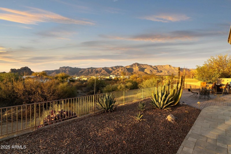 Panoramic Backyard VIEWS