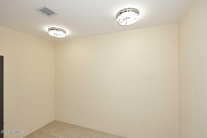 Home Office-3rd Bedroom-Closet