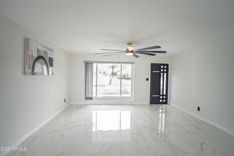 8. Living area & entrance