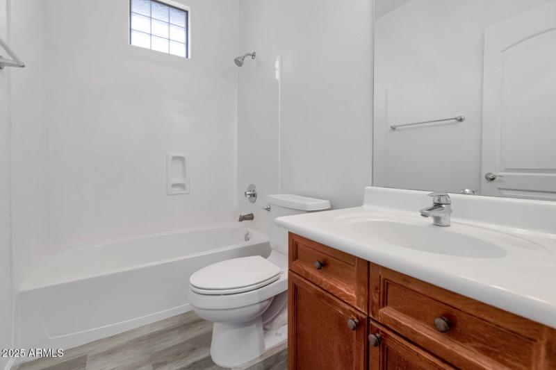 13587 W Cypress St-large-025-049-13587 W