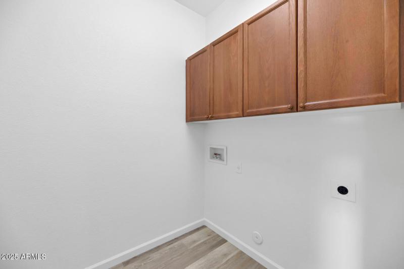 13587 W Cypress St-large-026-061-13587 W