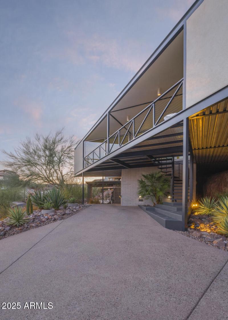 Listings_1340_E_LasPalmaritasDr_Images-1